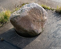 Vergangenheit Bild 19 der fehlende Abwasserdeckel wurde durch einen Stein ersetzt