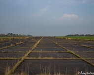 Vergangenheit Bid 14 1988 -1989 gebaute Betonstartbahn zwischen Nord und Südbahn fehlen ca. 300 Meter Blick nach Norden
